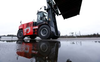 All set to support wind power with emission-free lifting: Heavy Electric Forklifts