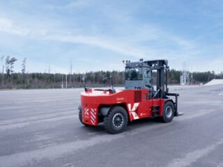 All set to support wind power with emission-free lifting: Heavy Electric Forklifts